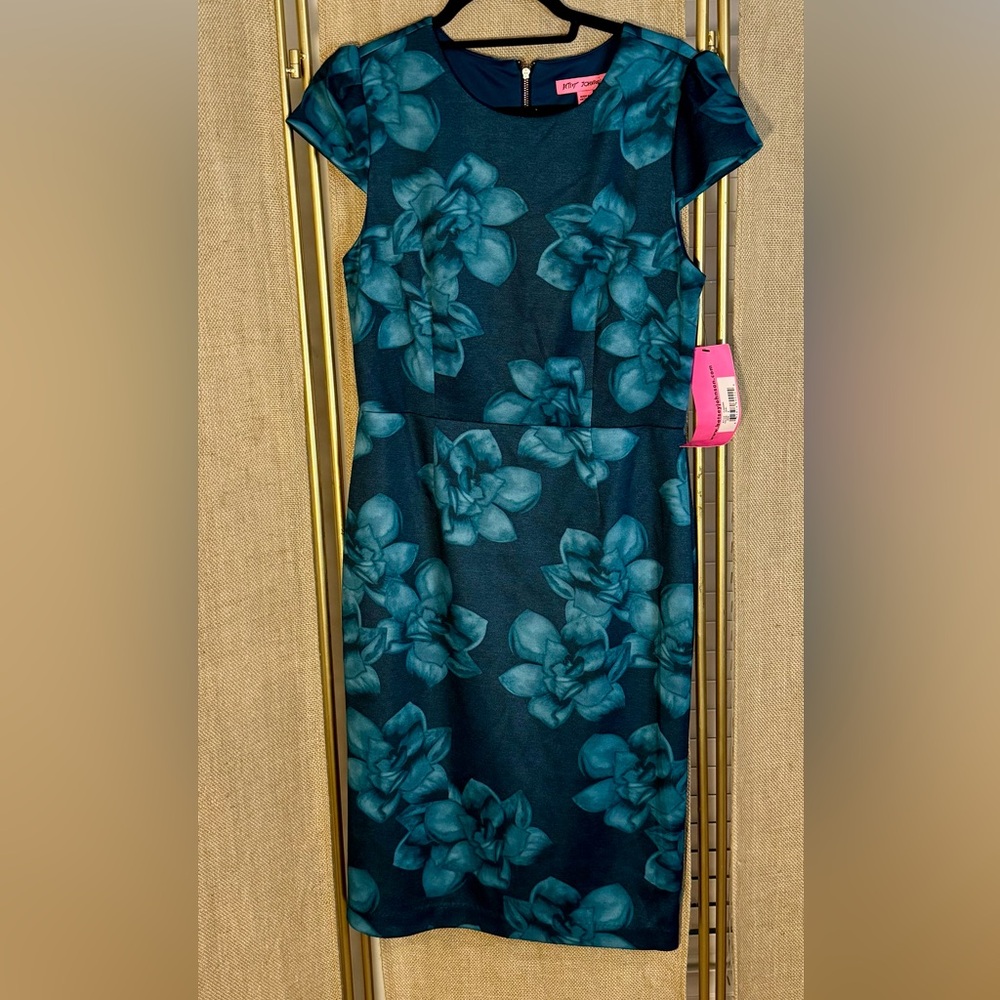 Betsy Johnson NWT Floral green Cap Sleeve Dress